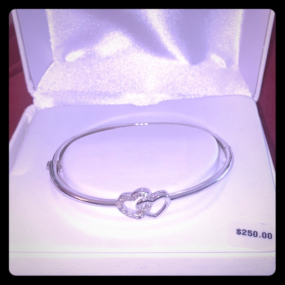 ✨1/10 Carat Diamond Sterling Silver Heart Bangle✨